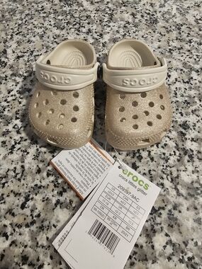 CROCS Kids Glitter Clogs in Champagne